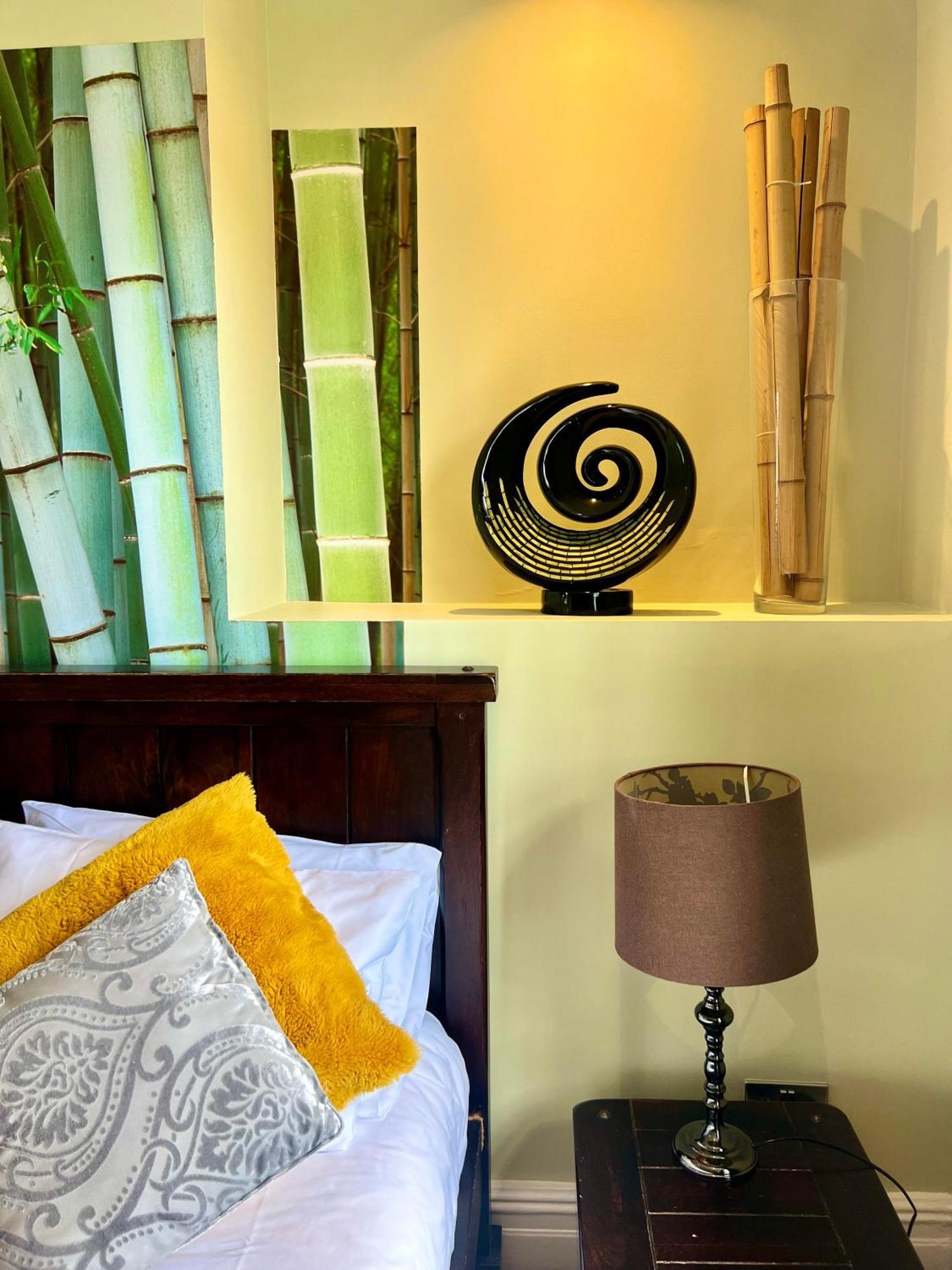 Bamboo Guesthouse Μπόρνμουθ Εξωτερικό φωτογραφία