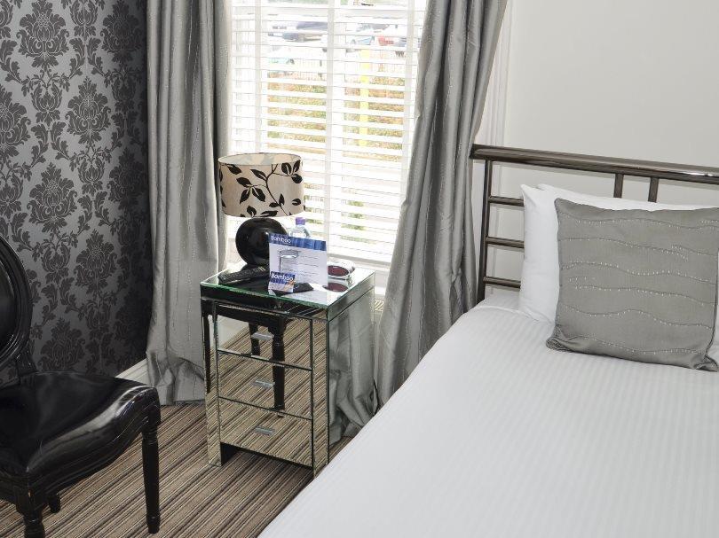 Bamboo Guesthouse Μπόρνμουθ Εξωτερικό φωτογραφία