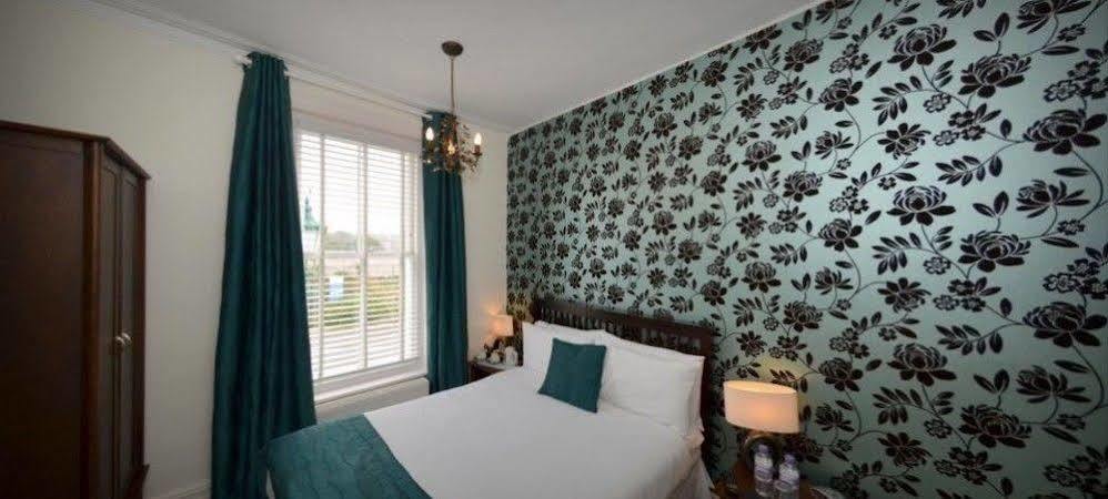 Bamboo Guesthouse Μπόρνμουθ Εξωτερικό φωτογραφία
